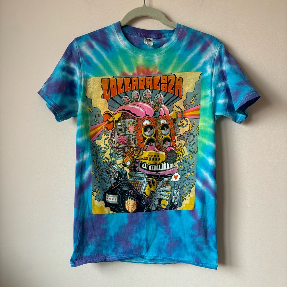 Lollapalooza 2022 tie-dye tee